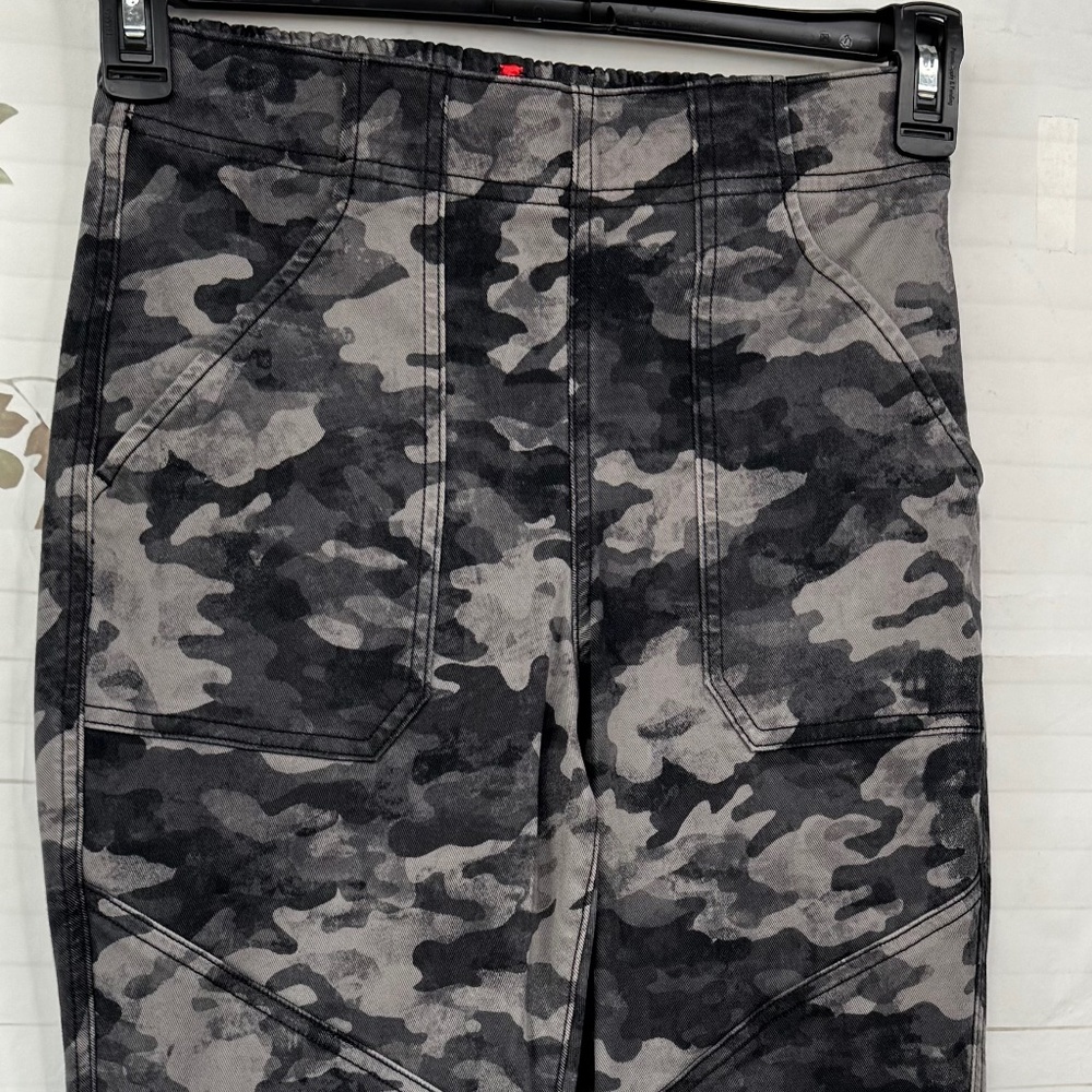 Spanx Womens Camo Stretch Twill Cargo Jogger Gray Blackwash Pants Sz. Small S - Picture 3 of 13
